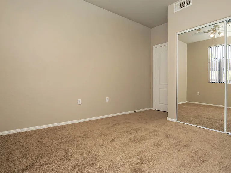 2a2/2b2 Renovated 959 SQFT 2 Bed 2 Bath