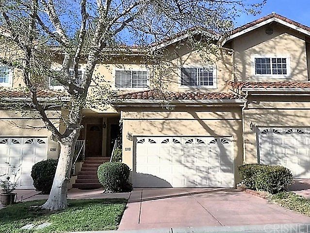 1st image of 3023 E Hillcrest Dr