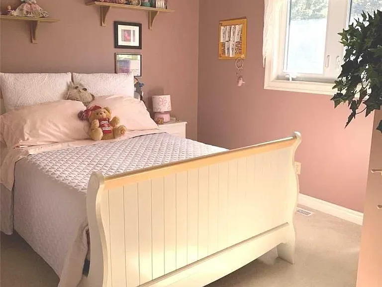 76 Mayfair Dr — Photo 19