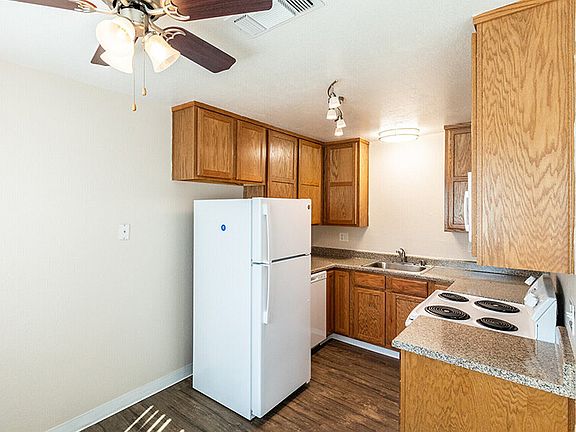 2nd image of 2215 Peach Tree Dr #75-06
