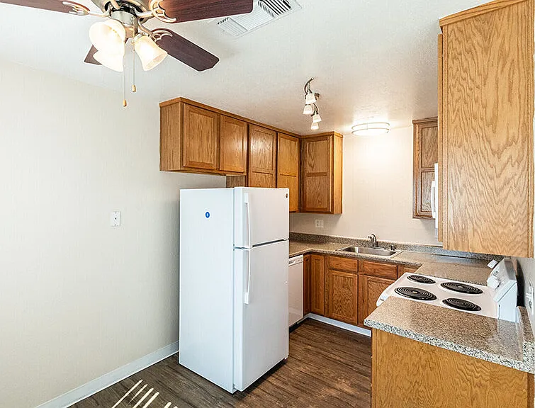Peachwood Apartments — Photo 2