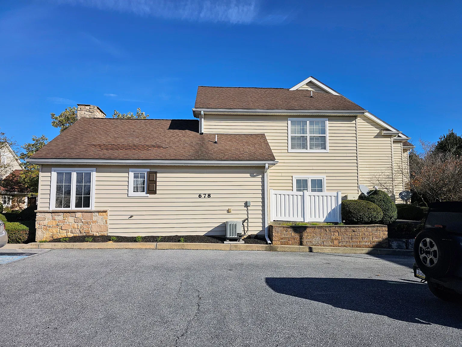 2 bed, 940 sqft, $1,595 — Photo 1