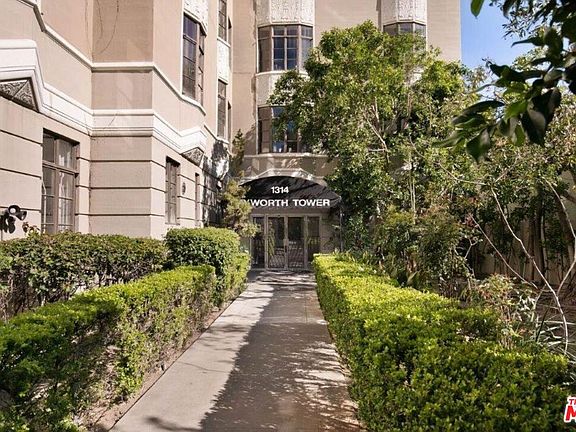 5th image of 1314 N Hayworth Ave APT 701