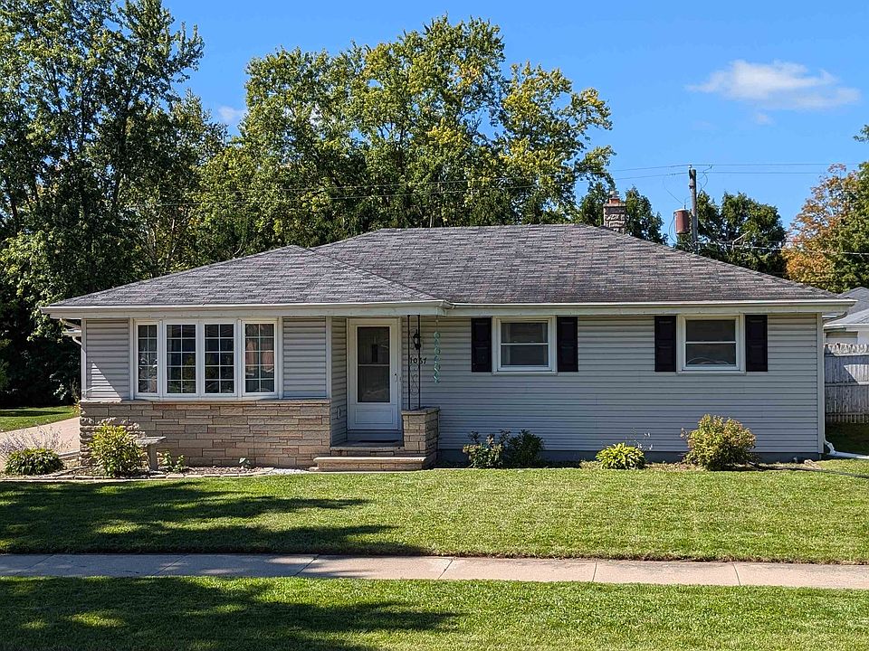 1st image of 1067 Meadow Ln