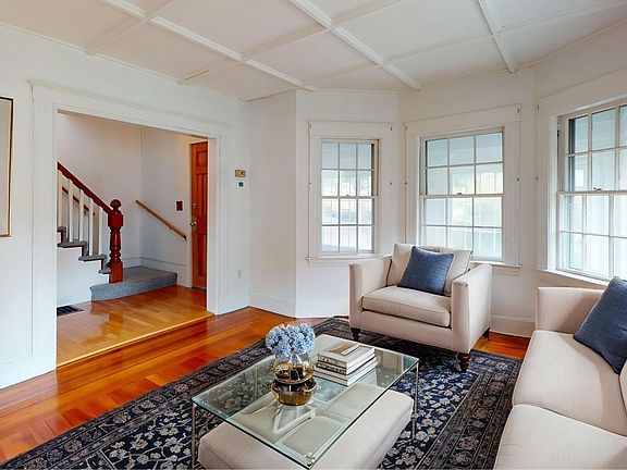 5th image of 233 Florence Ave