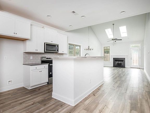 4th image of 3840 Thistleberry Rd