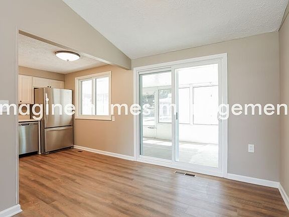 5th image of 9035 Cambridge Dr