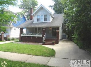 1797 Brys Dr, Grosse Pointe Woods, MI 48236