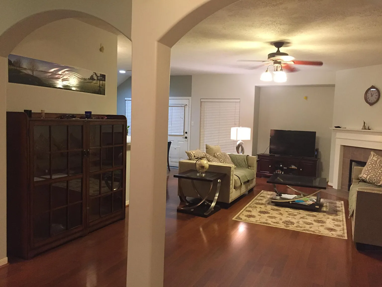 3 bed, 1983 sqft, $2,300 — Photo 4