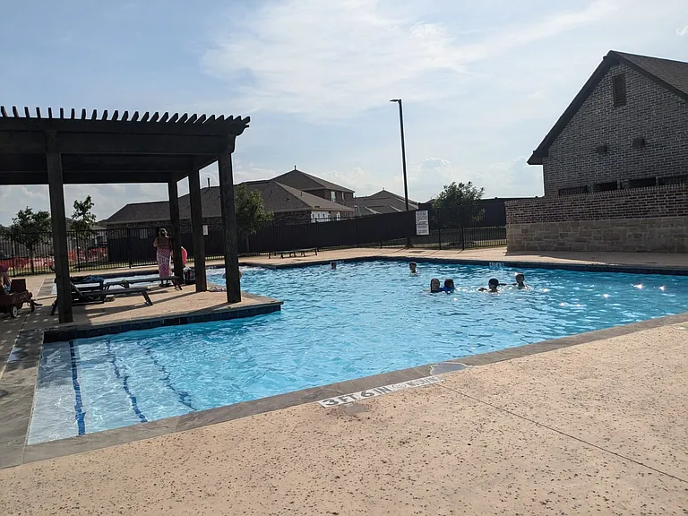 629 Harbor Oaks Dr — Photo 13