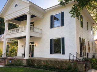 307 Burleson St, Smithville, TX 78957