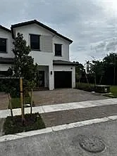 Building Photo 3