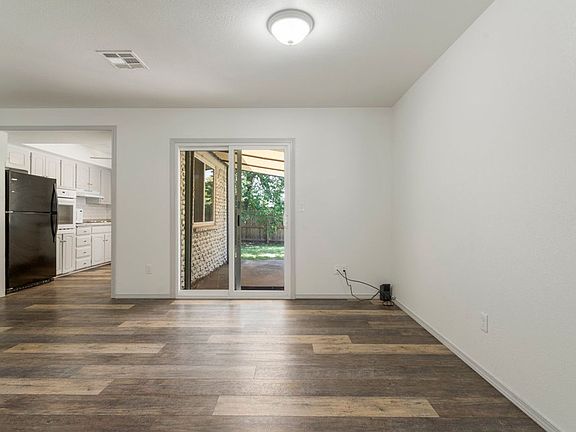 4th image of 5030 S Hudson Ave