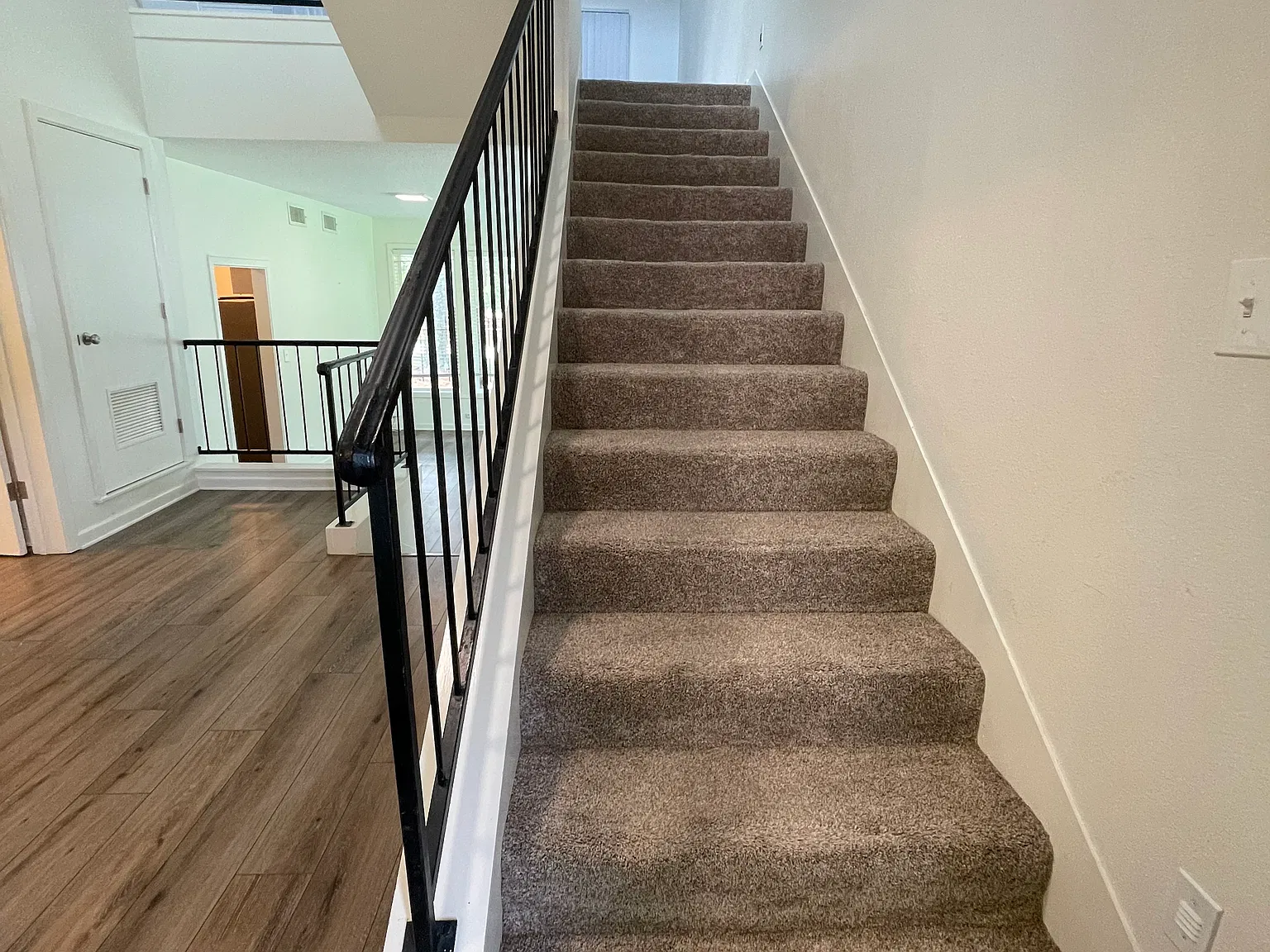2 bed, $1,400 — Photo 2