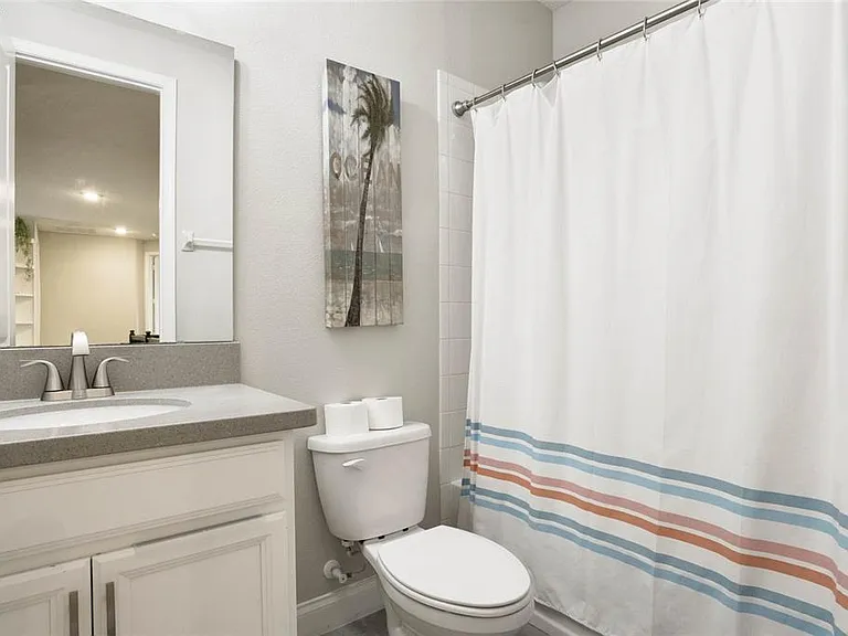 8414 Vivaro Isle Way — Photo 32