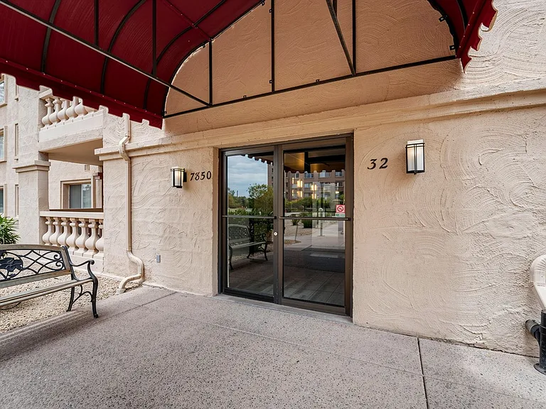 7850 E Camelback Rd #102 — Photo 3