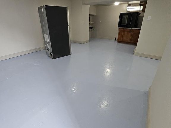 3rd image of 2891 Pelham Ave