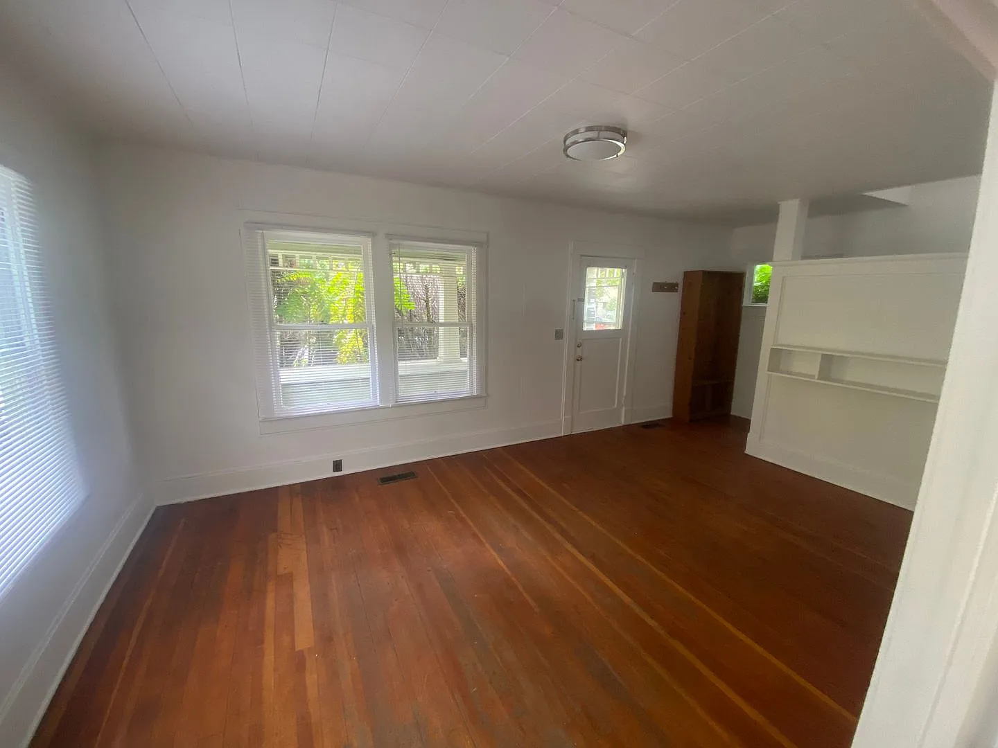 Villard/Orchard — Photo 4