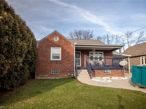 7909 2nd St, Masury, OH 44438