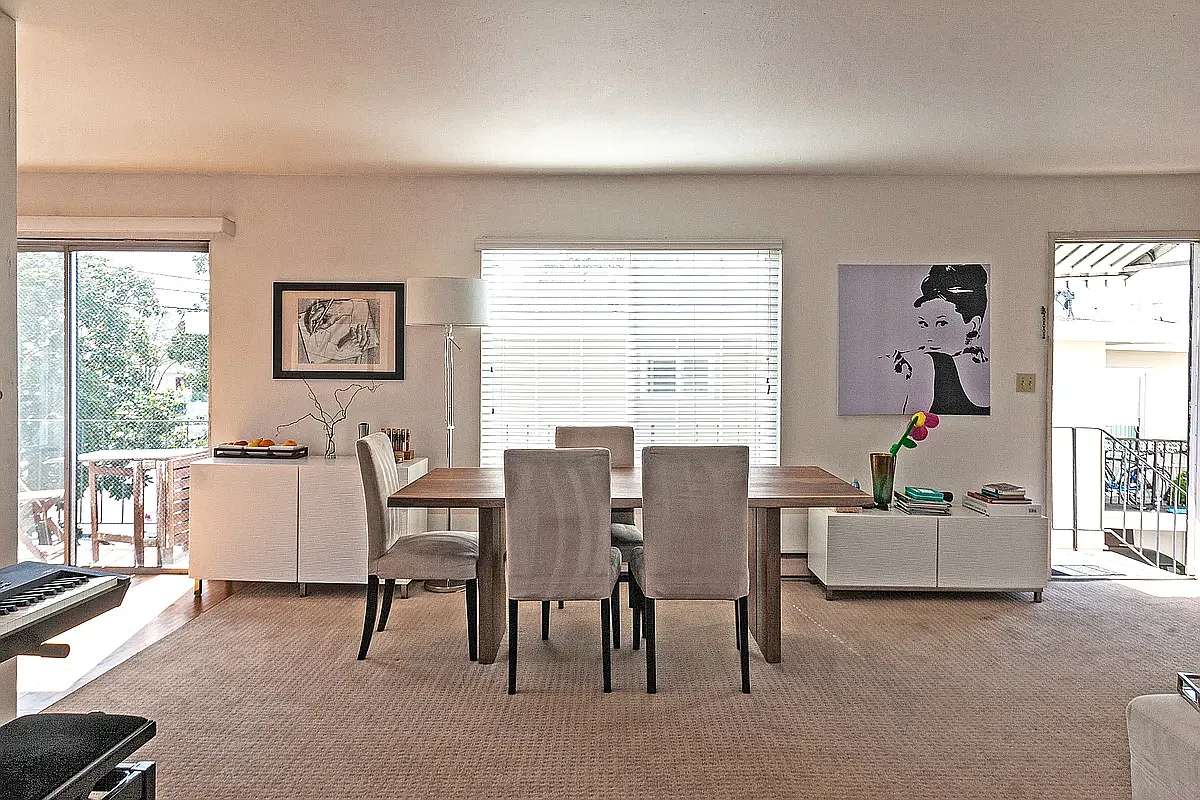 2 bed, 880 sqft, $3,950 — Photo 1
