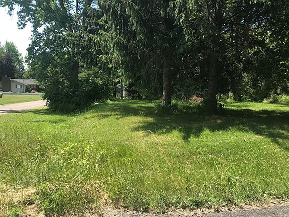 3rd image of 3999 Arden Dr