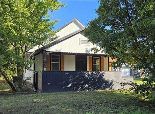 806 W 2nd St, Pittsburg, KS 66762