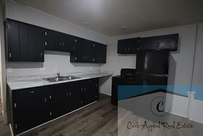 2 bed, 1.0 bath, 850 sqft, $775 — Photo 2