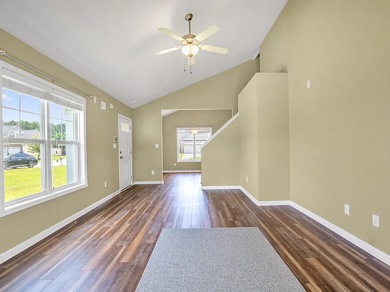 160 Collinwood Dr — Photo 7