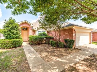 116 Flyaway Ln, Fort Worth, TX 76120