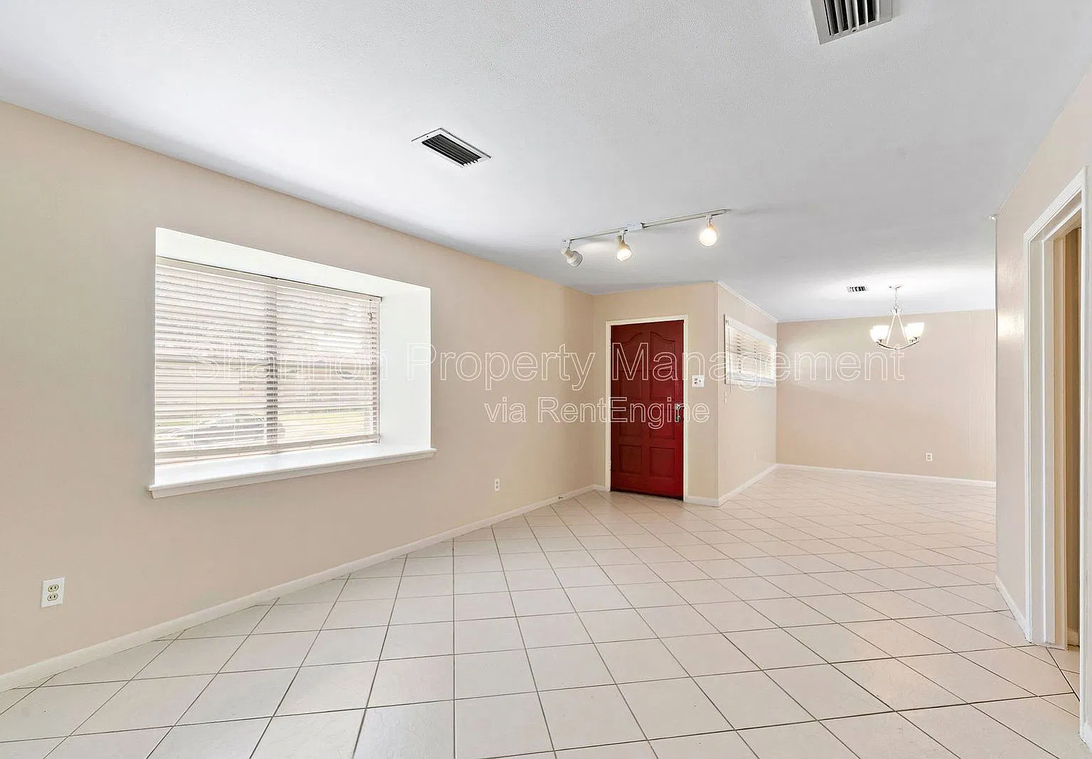 3 bed, 2.0 bath, 1233 sqft, $1,795 — Photo 3