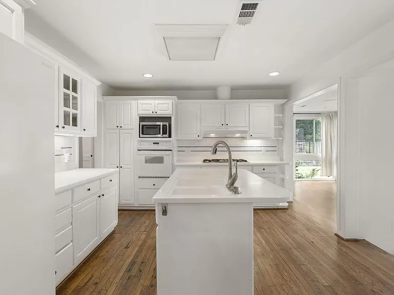 2151 Radcliffe Dr NW — Photo 14