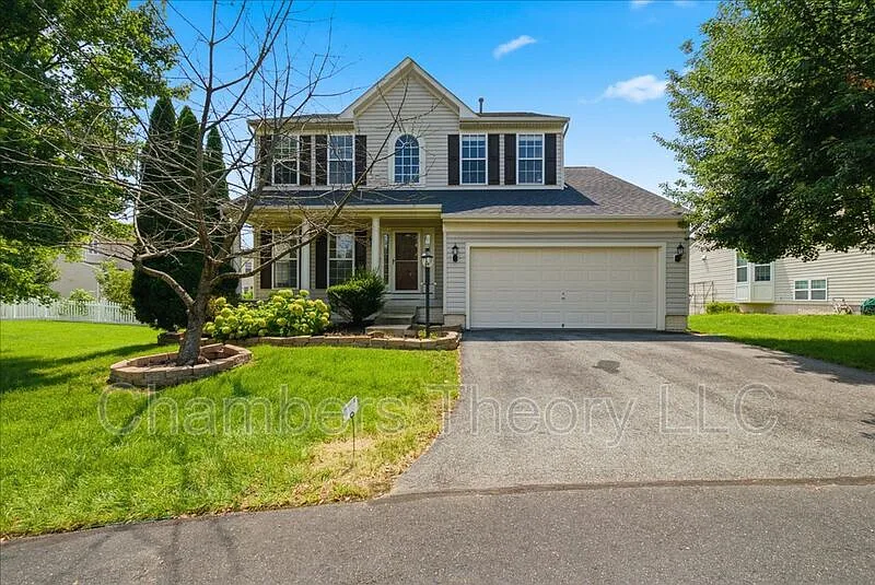 5 bed, 3.5 bath, 3271 sqft, $4,900 — Photo 1