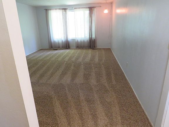5th image of 8318 W Bloomfield Dr