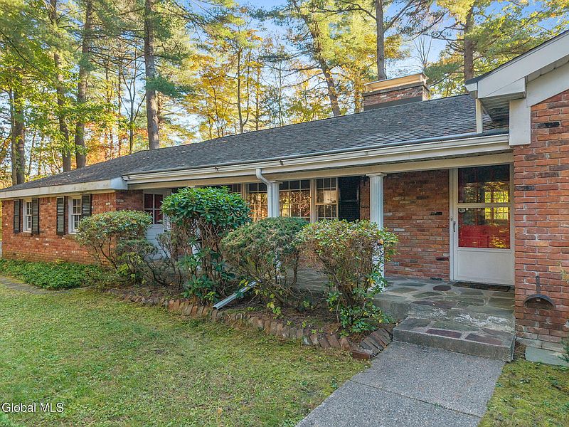 4th image of 6 Pine Ridge Drive
