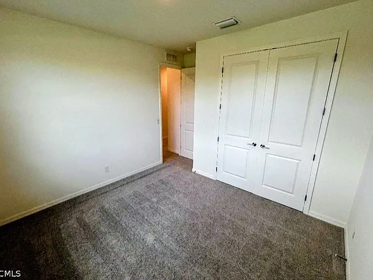 408 NW 31st Pl — Photo 5