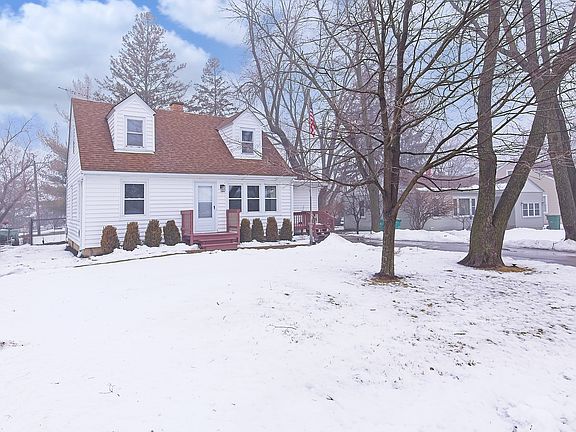 5th image of 208 Villa Ave