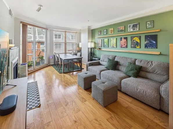 249 W Freemason St APT 300, Norfolk, VA 23510