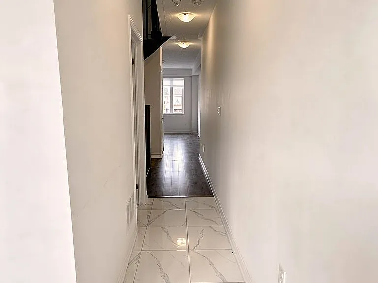 17 Rochester Dr — Photo 4