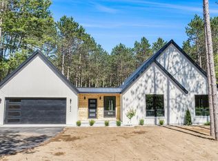 1844 Cascade Trl, Traverse City, MI 49685