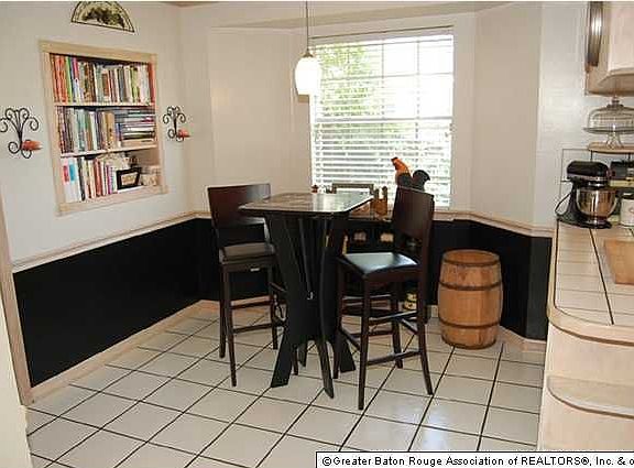 4th image of 12613 Parkwood Dr
