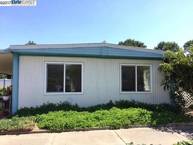 1st image of 15 Palm Dr