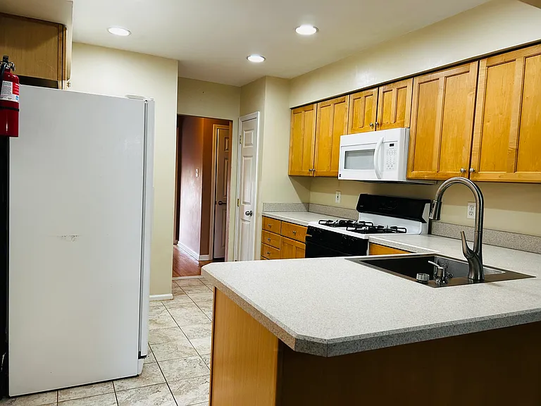 169 E Saint Andrews Dr — Photo 3