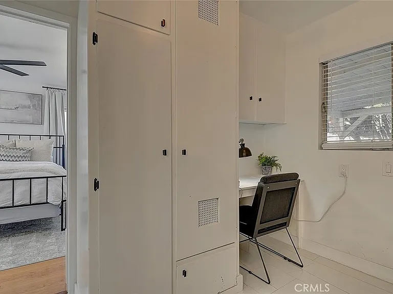 444 N Shattuck Pl — Photo 60