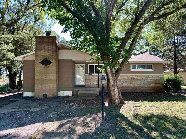 812 SE Pioneer Rd, El Dorado, KS 67042