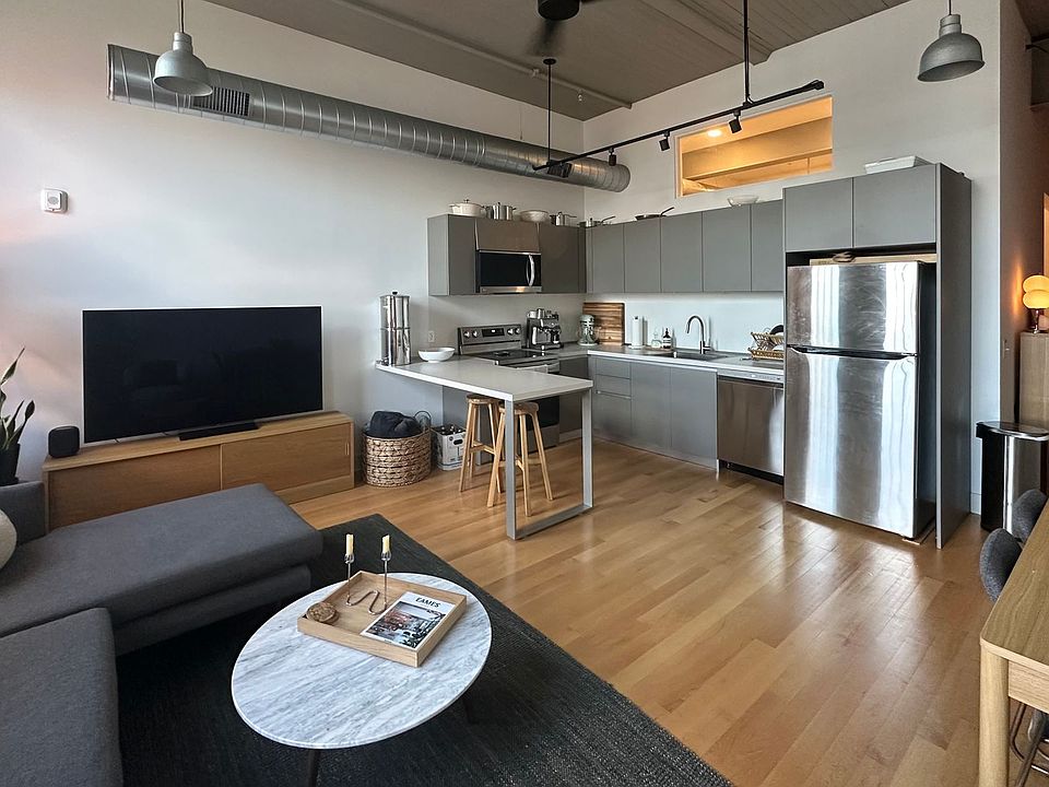 1st image of 44 Warren St #208