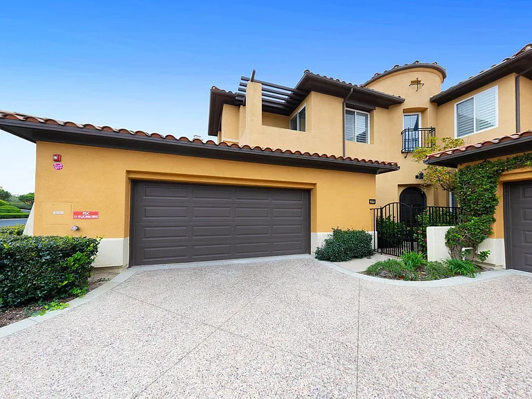 19 Lucania Dr — Photo 2