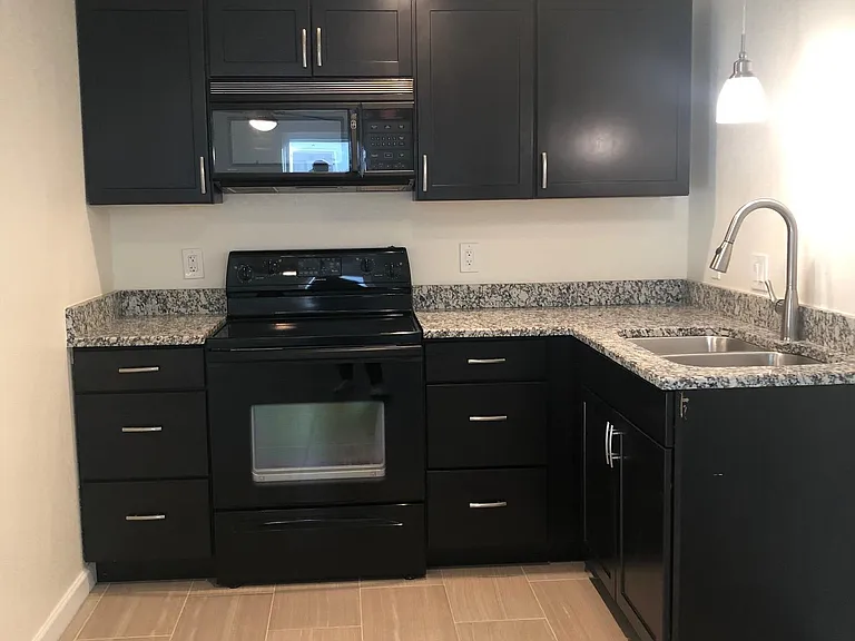 1041 N 25th Pl #3 — Photo 7