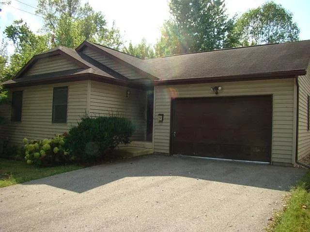 1422 S Palmer Ave — Photo 1
