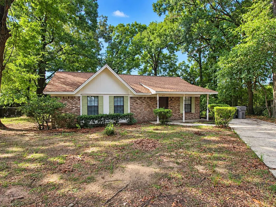 405 Cornwall Cir