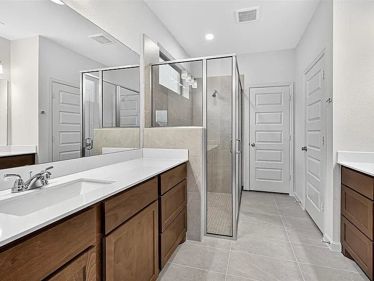 5019 Bowen Prairie Dr — Photo 42